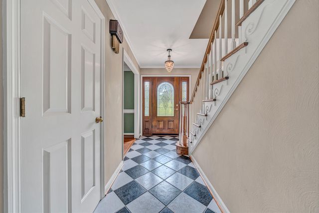 58 Stonehaven LN, Blue Ridge, VA 24064