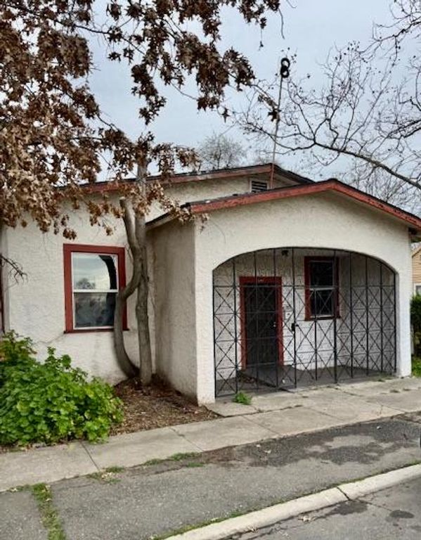 2354 Oakmont St, Sacramento, CA 95815