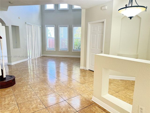 5081 SW 136th Ter, Miramar, FL 33027