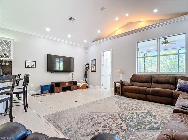 4411 Pine Ridge RD, Naples, FL 34119