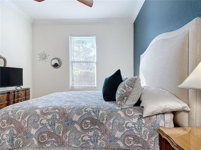 4411 Pine Ridge RD, Naples, FL 34119