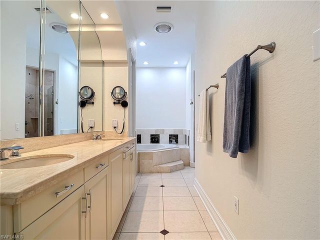 4411 Pine Ridge RD, Naples, FL 34119