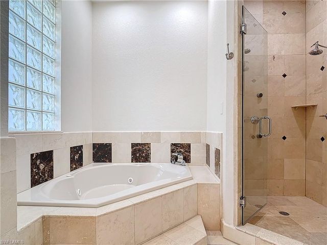 4411 Pine Ridge RD, Naples, FL 34119