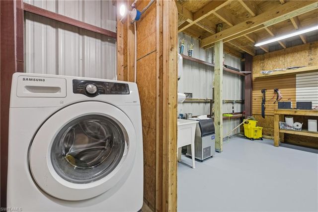 4411 Pine Ridge RD, Naples, FL 34119