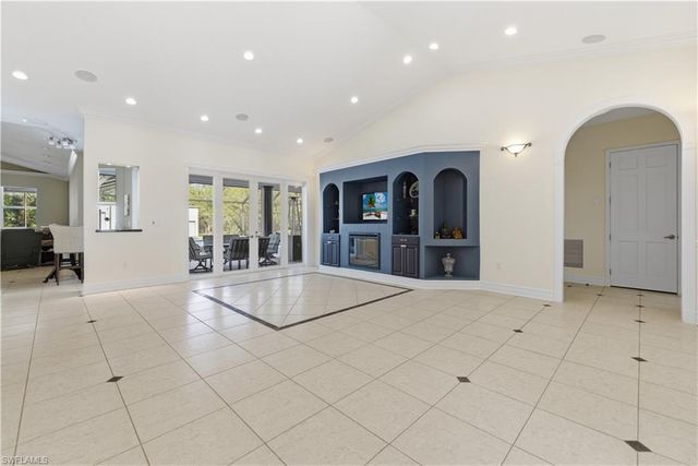 4411 Pine Ridge RD, Naples, FL 34119