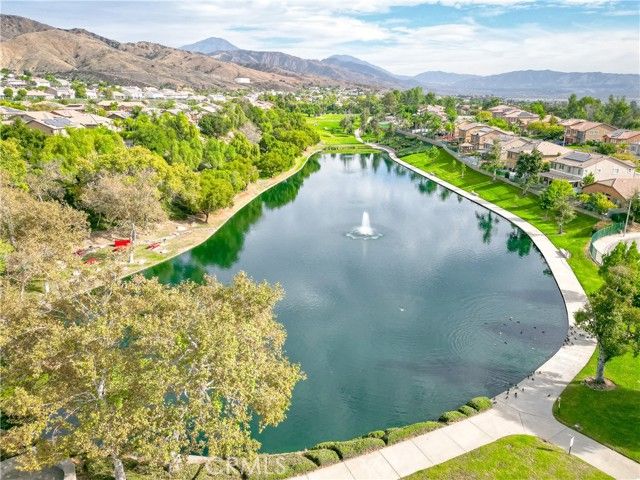 28950 Clear Spring, Highland, CA 92346