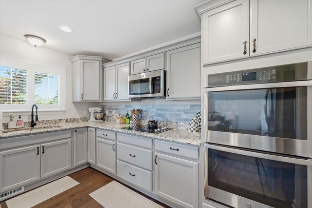 10282 High Meadow, Saline, MI 48176