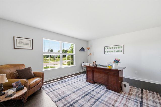 10282 High Meadow, Saline, MI 48176