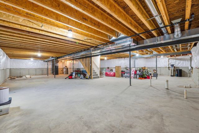 10282 High Meadow, Saline, MI 48176