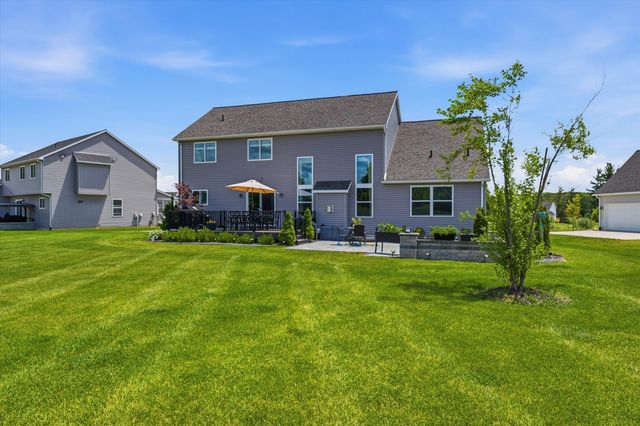 10282 High Meadow, Saline, MI 48176