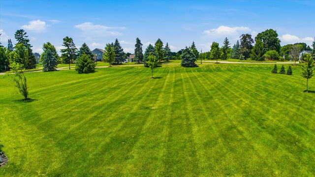 10282 High Meadow, Saline, MI 48176