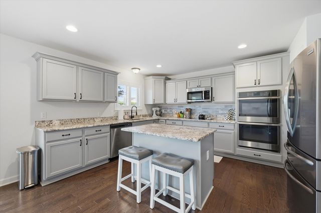 10282 High Meadow, Saline, MI 48176