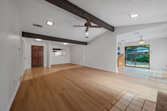 305 Shadowwood Trail, Ovilla, TX 75154