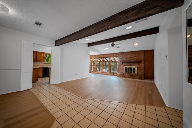 305 Shadowwood Trail, Ovilla, TX 75154