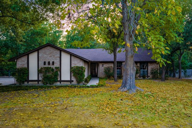 305 Shadowwood Trail, Ovilla, TX 75154