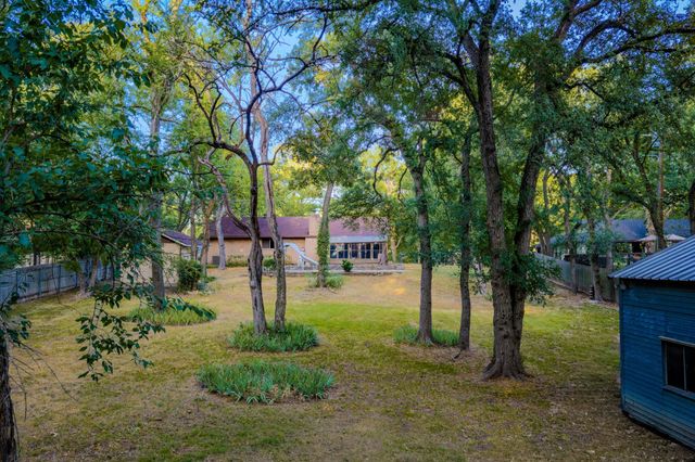 305 Shadowwood Trail, Ovilla, TX 75154