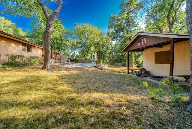 305 Shadowwood Trail, Ovilla, TX 75154
