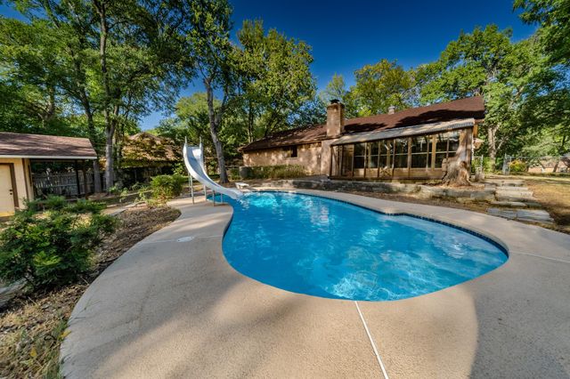 305 Shadowwood Trail, Ovilla, TX 75154