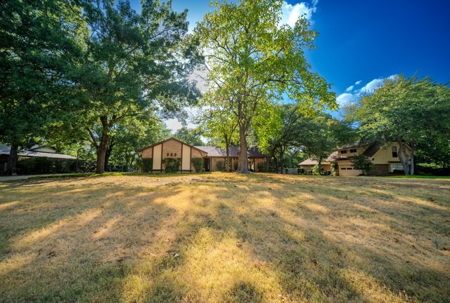 305 Shadowwood Trail, Ovilla, TX 75154