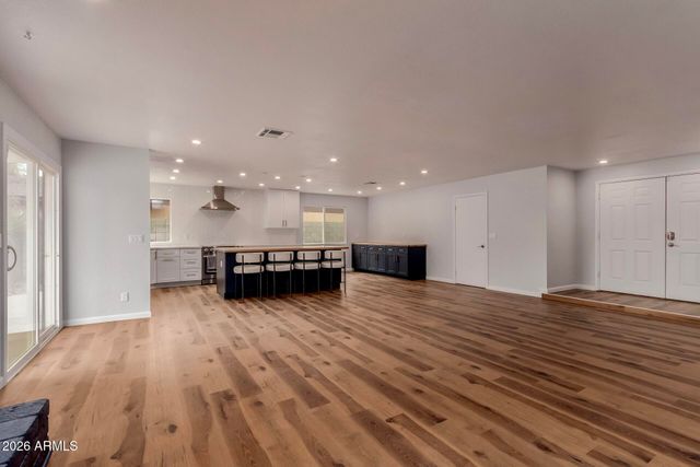 10705 E MERCER Lane, Scottsdale, AZ 85259