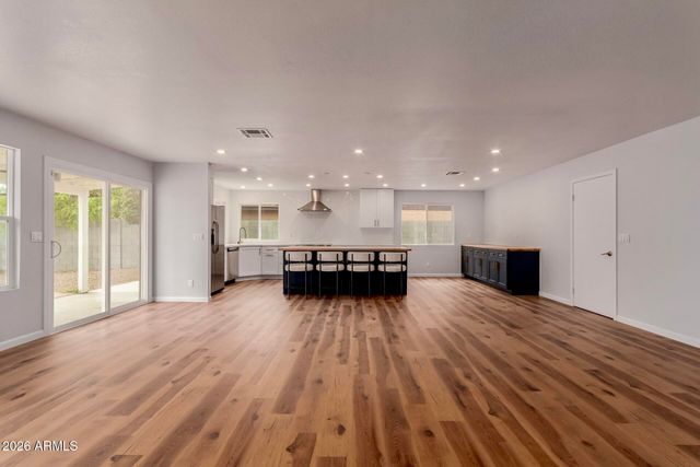 10705 E MERCER Lane, Scottsdale, AZ 85259