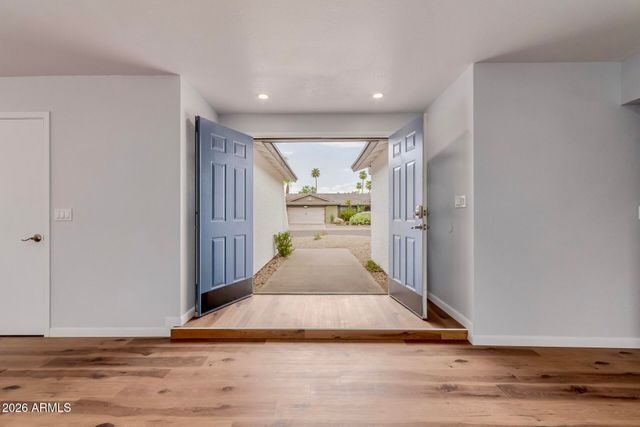 10705 E MERCER Lane, Scottsdale, AZ 85259