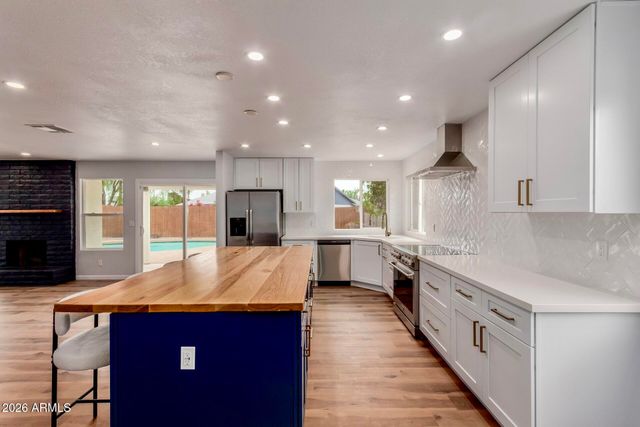 10705 E MERCER Lane, Scottsdale, AZ 85259