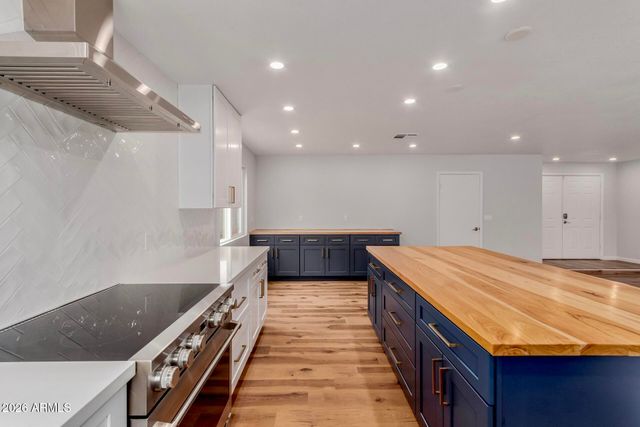 10705 E MERCER Lane, Scottsdale, AZ 85259