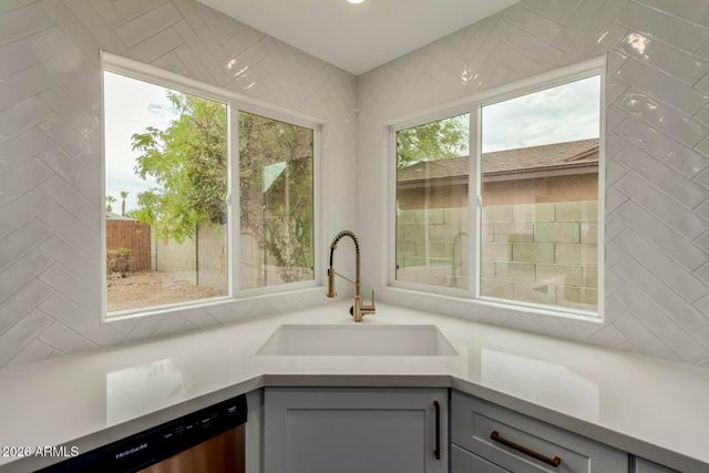 10705 E MERCER Lane, Scottsdale, AZ 85259