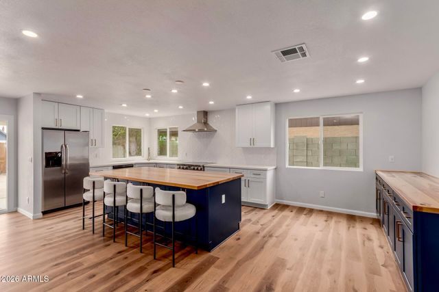 10705 E MERCER Lane, Scottsdale, AZ 85259