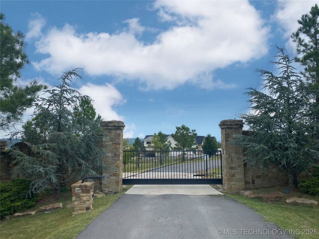 3 Channel Road, Eufaula, OK 74432