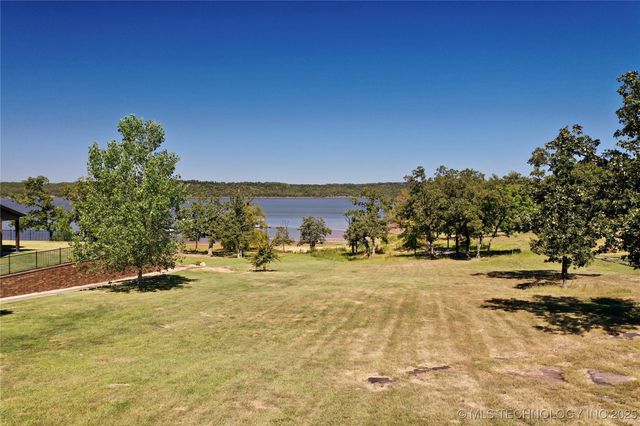 3 Channel Road, Eufaula, OK 74432