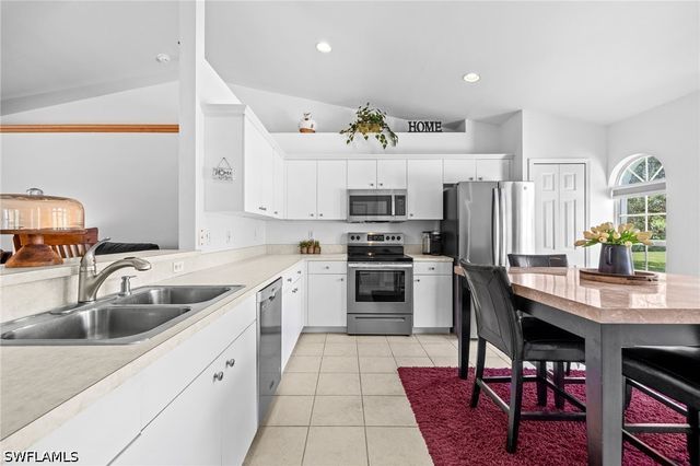 570 22nd ST NE, Naples, FL 34120