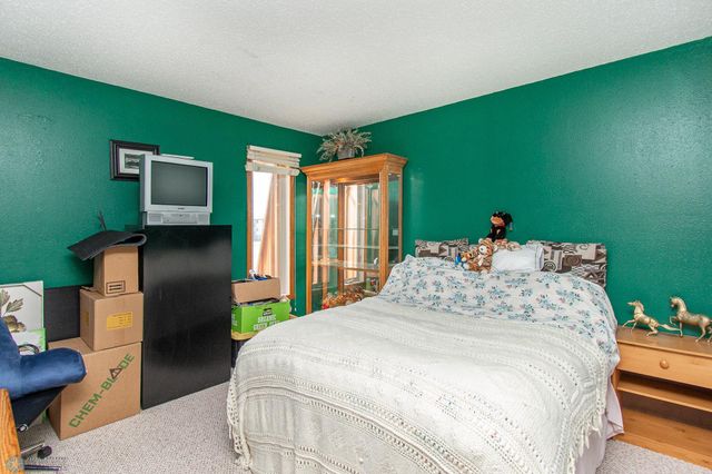 338 13th Avenue E, West Fargo, ND 58078