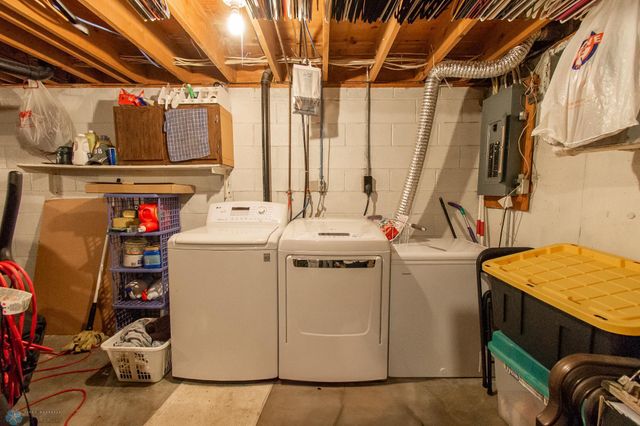 338 13th Avenue E, West Fargo, ND 58078