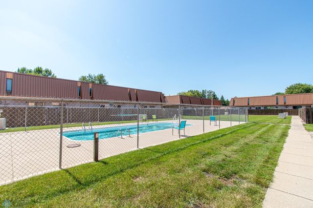 338 13th Avenue E, West Fargo, ND 58078