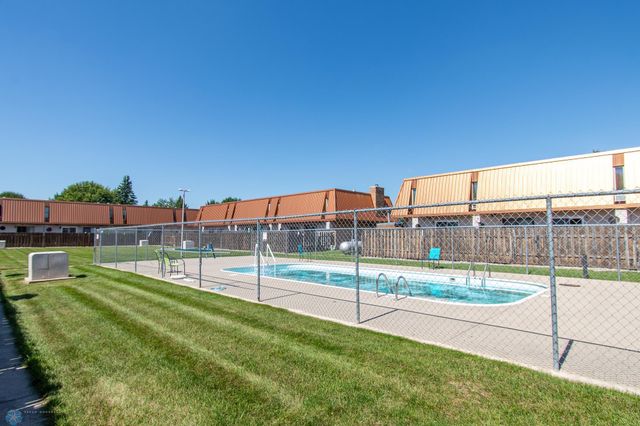 338 13th Avenue E, West Fargo, ND 58078