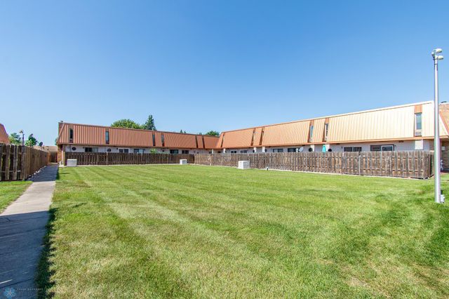 338 13th Avenue E, West Fargo, ND 58078