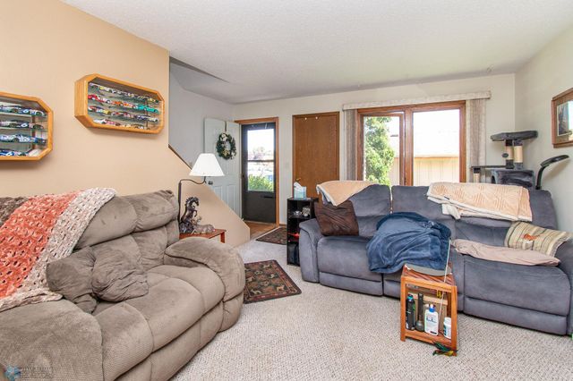 338 13th Avenue E, West Fargo, ND 58078