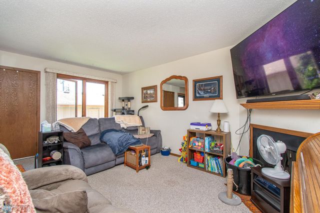 338 13th Avenue E, West Fargo, ND 58078