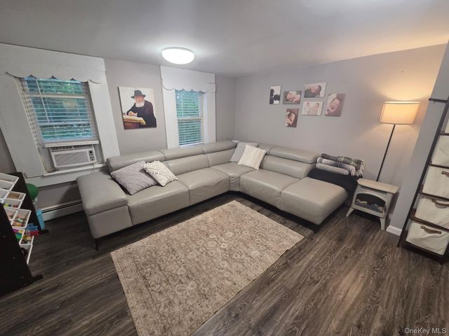 1 Klingher Court, Pomona, NY 10970