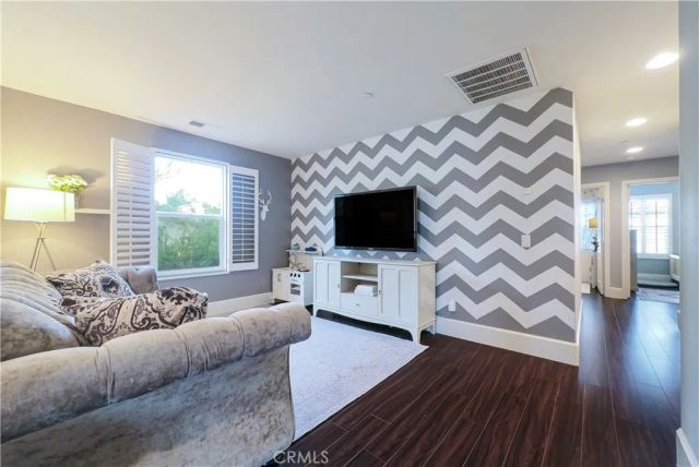 7026 Village, Eastvale, CA 92880