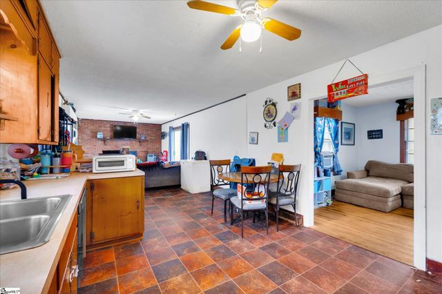 7703 Moorefield Memorial Highway, Liberty, SC 29657