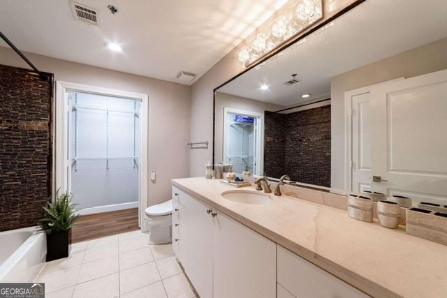 2626 Peachtree Road NW 412, Atlanta, GA 30305