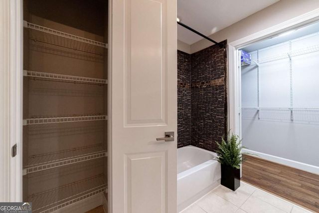 2626 Peachtree Road NW 412, Atlanta, GA 30305