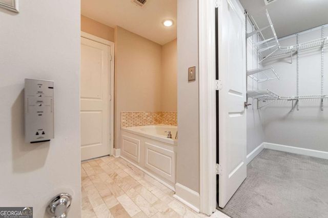 2626 Peachtree Road NW 412, Atlanta, GA 30305