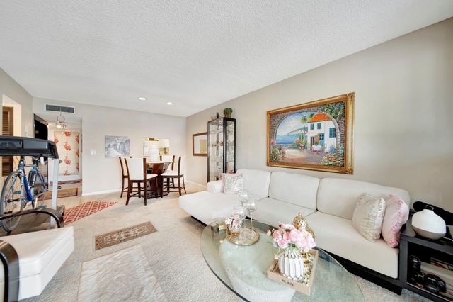 3100 Holiday Springs Boulevard 305, Margate, FL 33063
