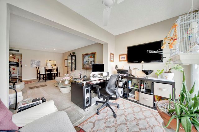 3100 Holiday Springs Boulevard 305, Margate, FL 33063