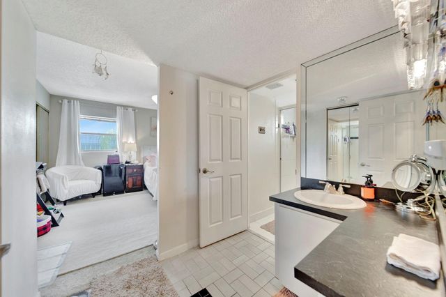 3100 Holiday Springs Boulevard 305, Margate, FL 33063