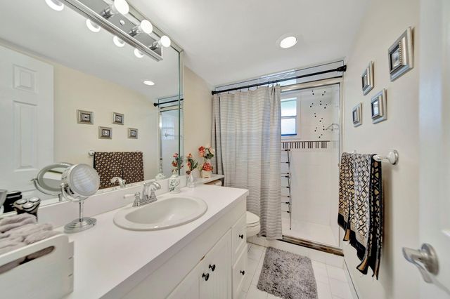 3100 Holiday Springs Boulevard 305, Margate, FL 33063